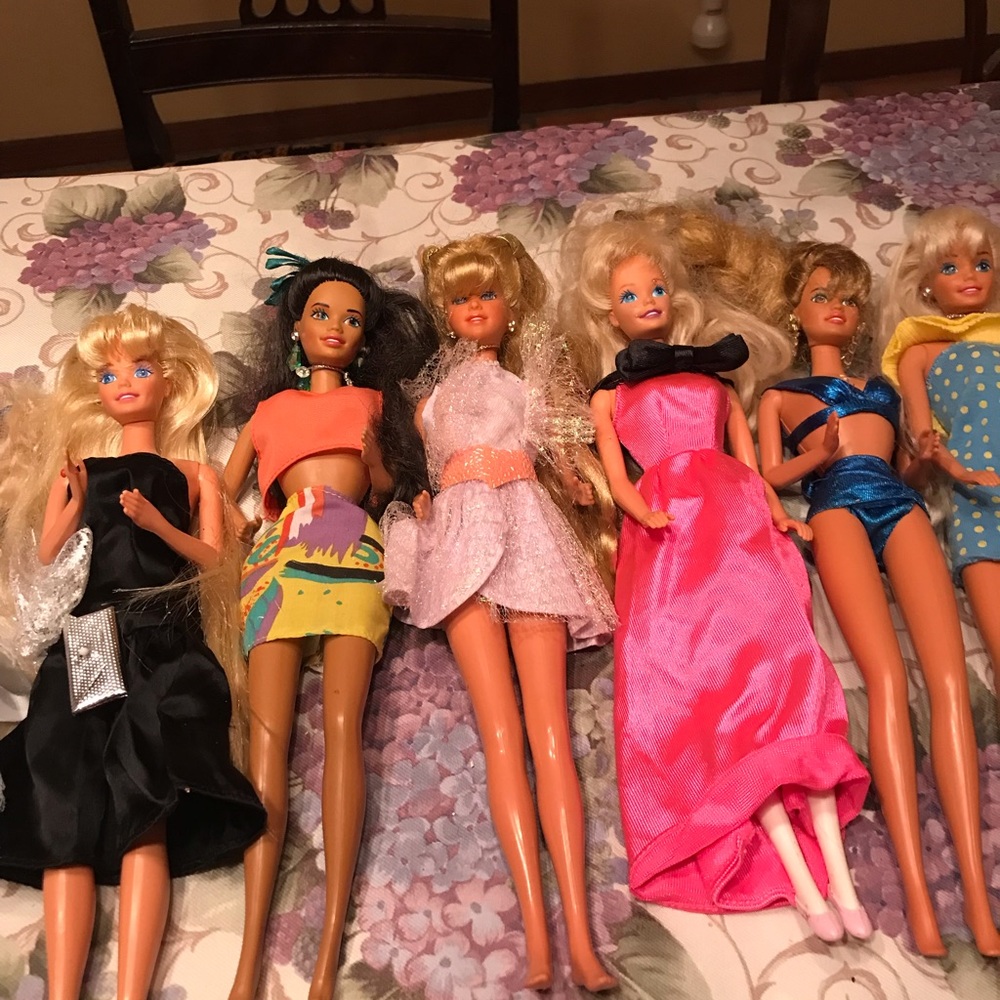 GROUP OF  SEVEN BARBIE’S 1990s (WILL SELL SEPARATELY ) or bundled. - Picture 4 of 16